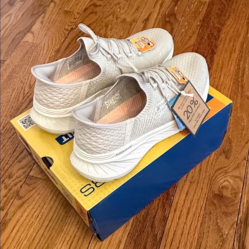 Women’s Lightweight Knit Sneakers in Light Gray and White - Picture 3 of 7